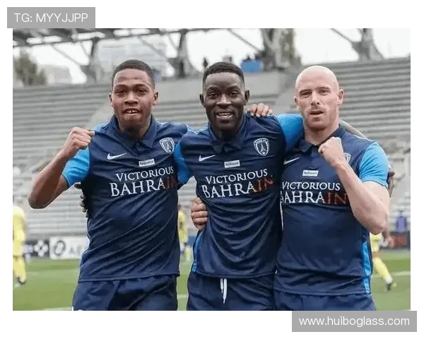 巴黎FC与格勒诺布尔激战正酣谁能在法乙赛场笑到最后